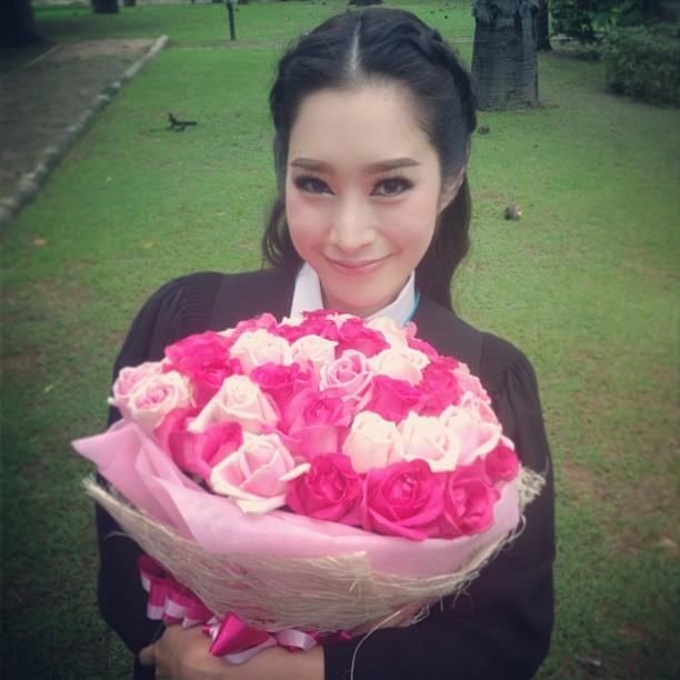 ฉัตร รับปริญญา