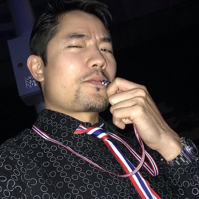 นกหวีดดารา