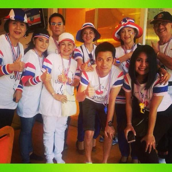 นกหวีดดารา