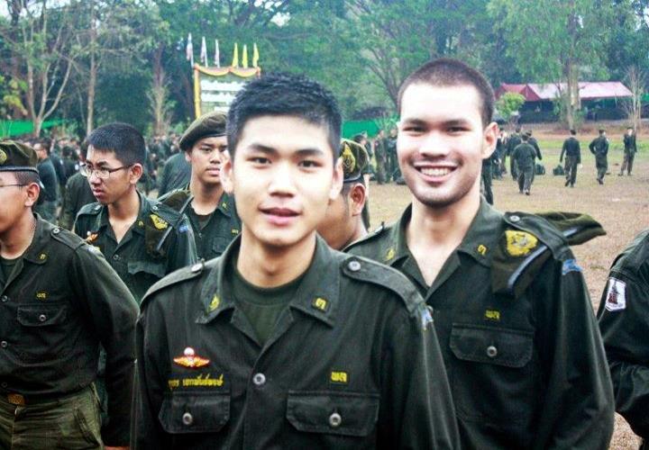 นักศึกษาวิชาทหารหล่อ