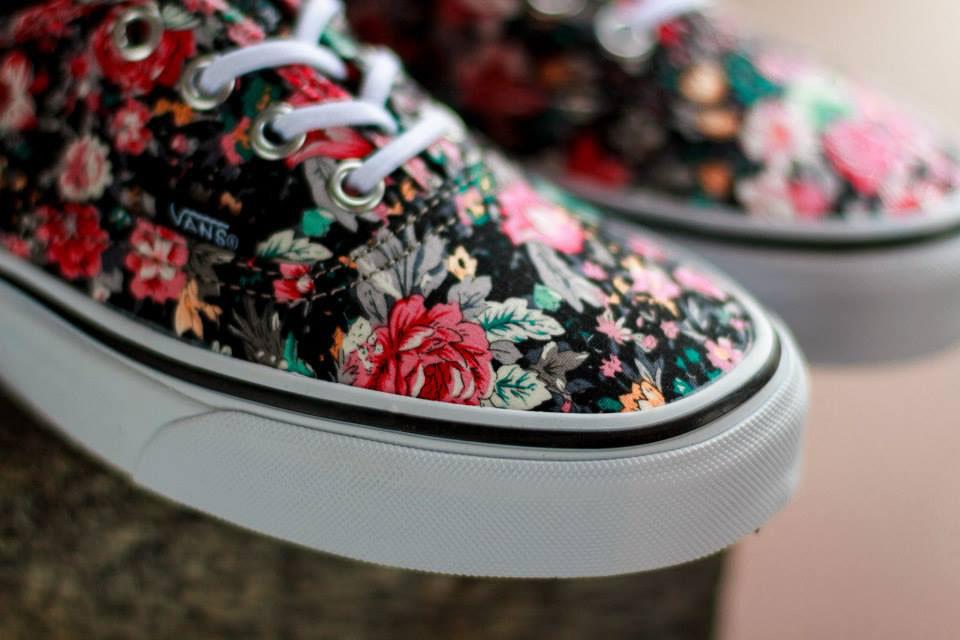 VANS ลายดอกไม้ 