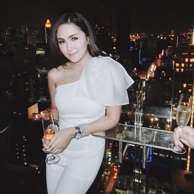 แป้ง พลอยวารินทร์ 
