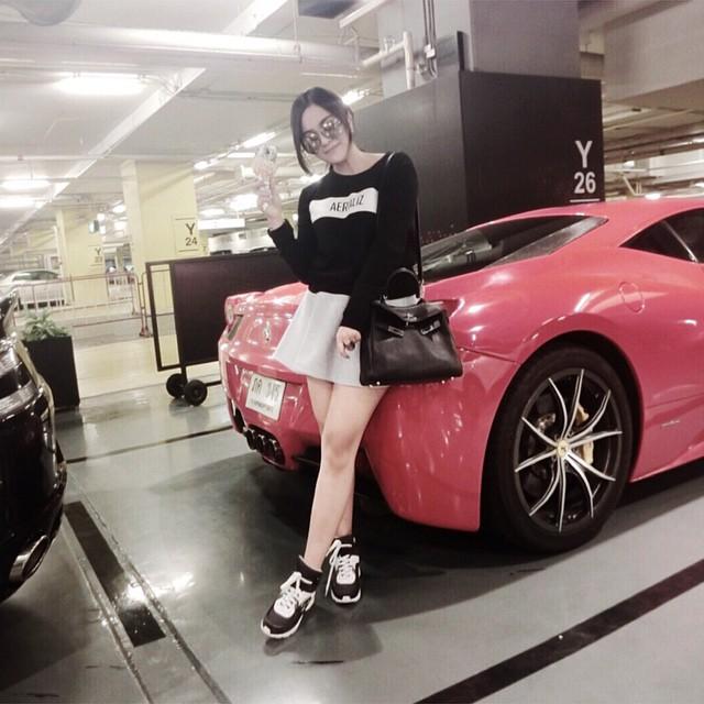 แป้ง พลอยวารินทร์ 
