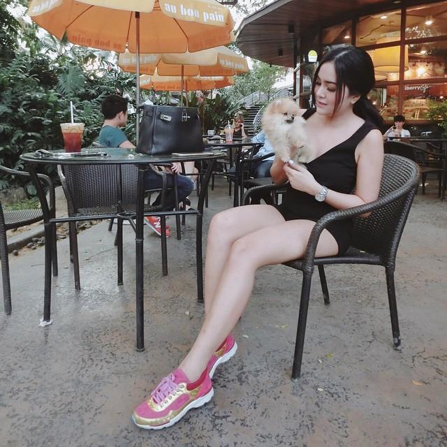 แป้ง พลอยวารินทร์ 