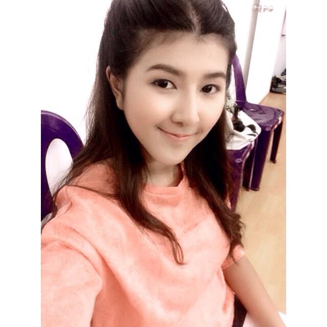 ลูกสาวโน้ต เชิญยิ้ม