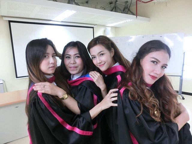 แนท ณัฐชา รับปริญญา