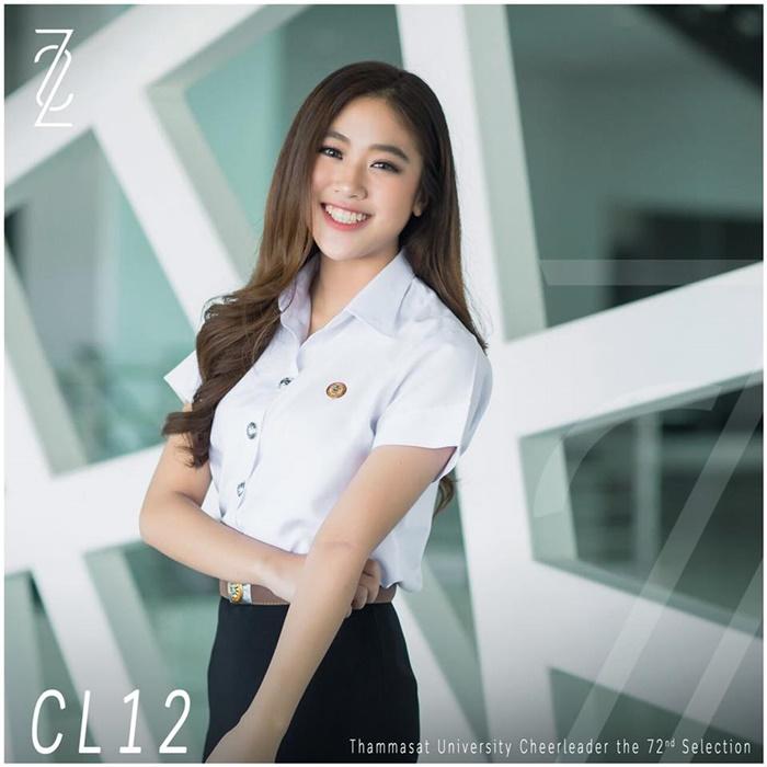 CL12 เพชรซี่ เพียงเพชร ศรียาภัย คณะพาณิชยศาสตร์และการบัญชี ชั้นปีที่ 2