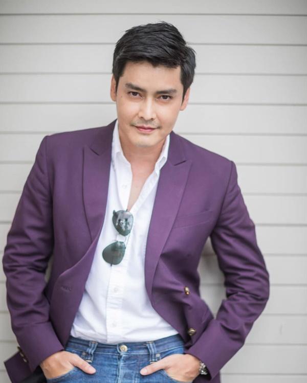 เขตต์ ฐานทัพ