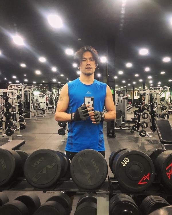 ต๊ะ บอยสเก๊าท์ 