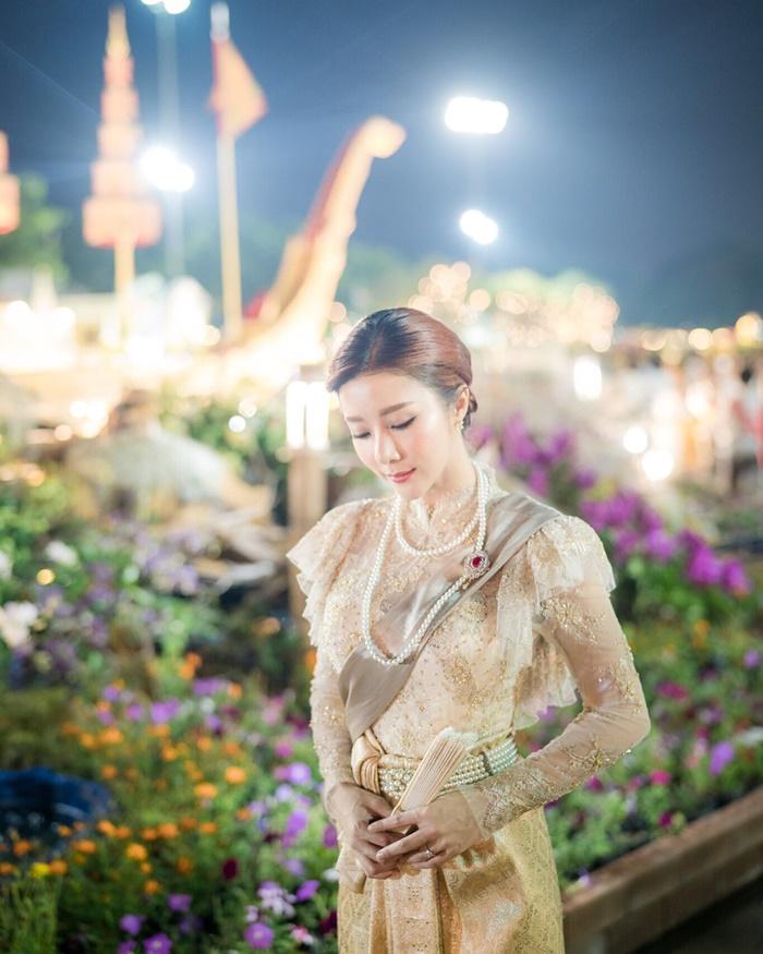 เนย วรัฐฐา