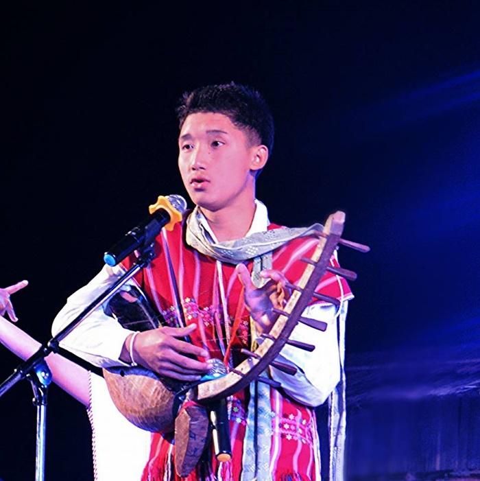 นัน อนันต์ ไมค์ทองคํา