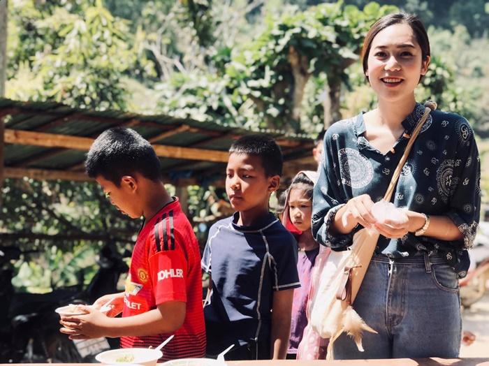 ครูอุ้ม