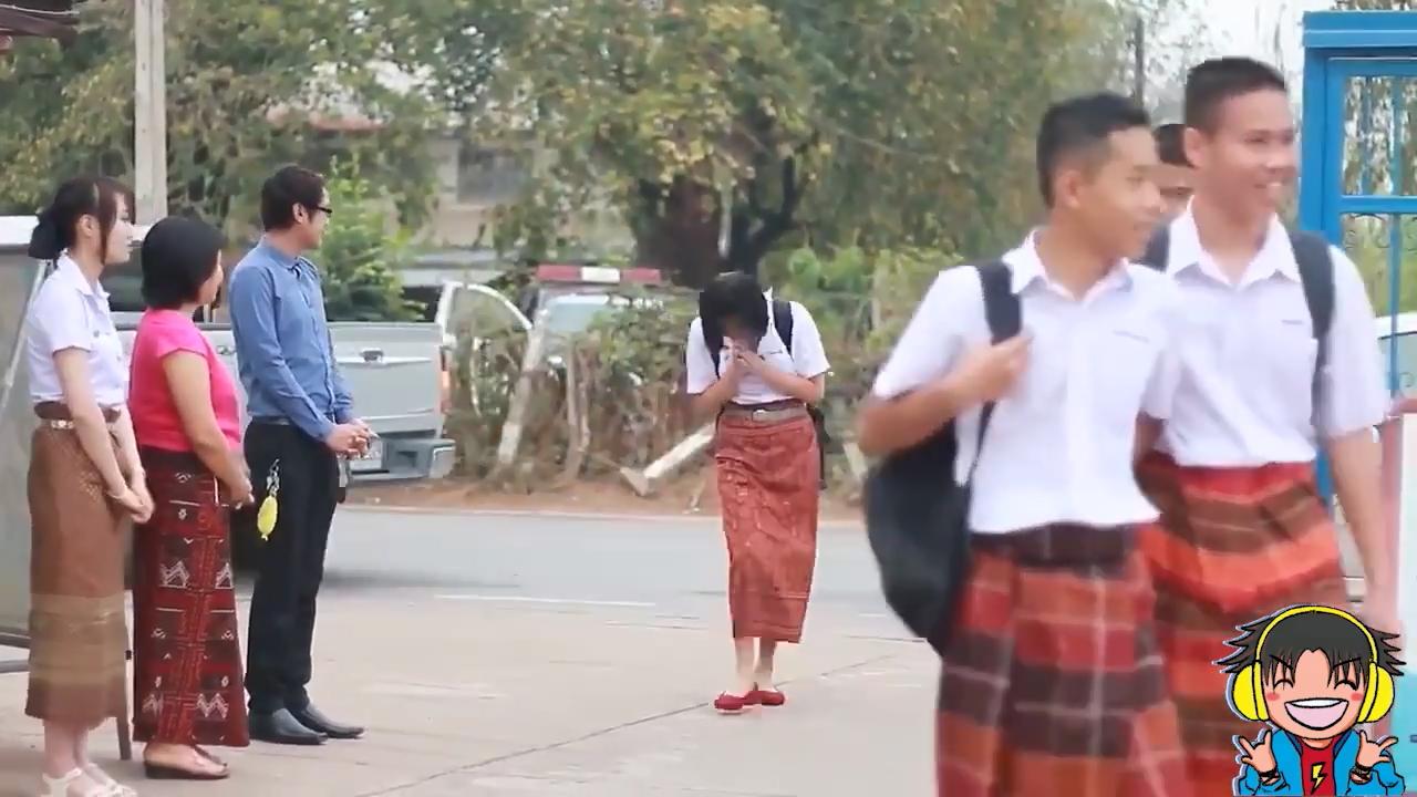 จับคู่ผ้าไทยกับชุดนักเรียน