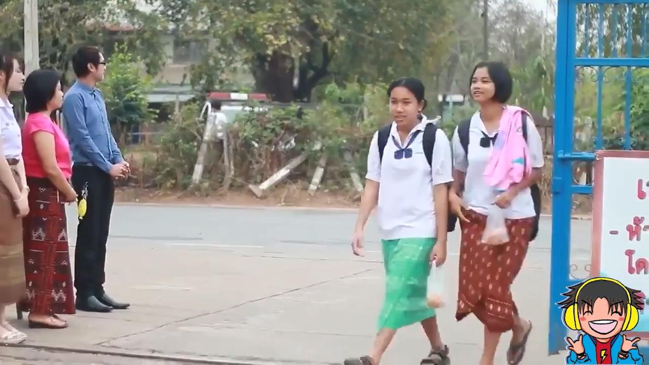 จับคู่ผ้าไทยกับชุดนักเรียน