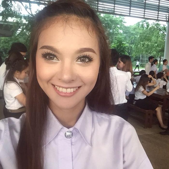 พลอย พีรชาดา