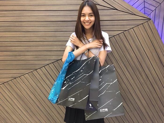 พลอย พีรชาดา