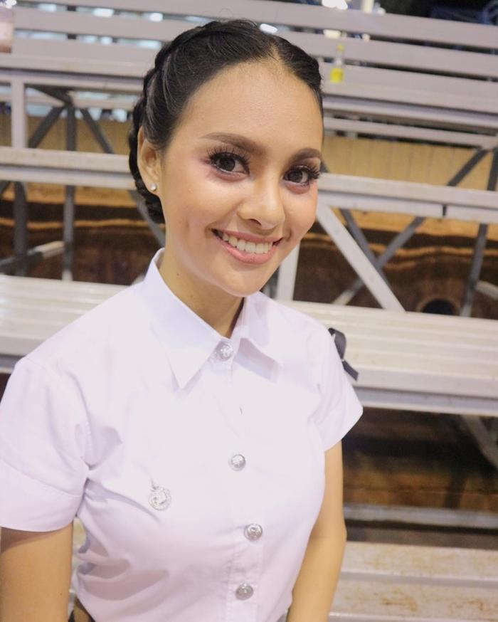 พลอย พีรชาดา