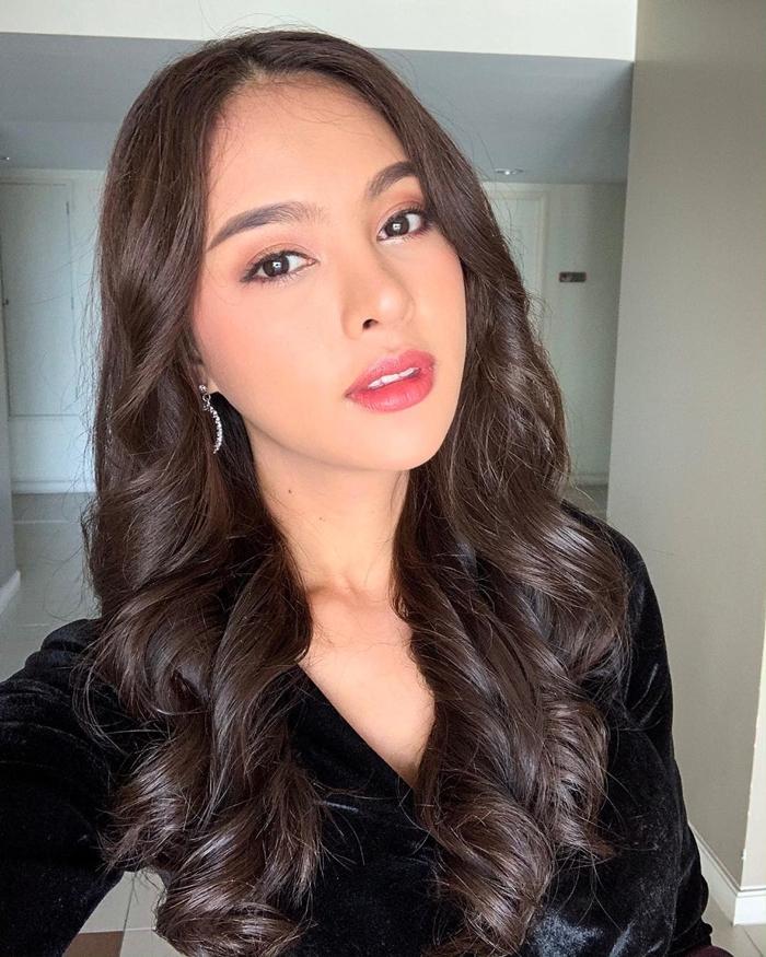 พลอย พีรชาดา