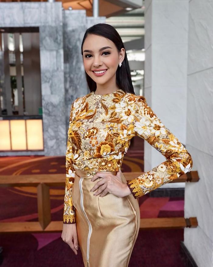 พลอย พีรชาดา