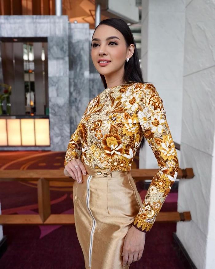 พลอย พีรชาดา