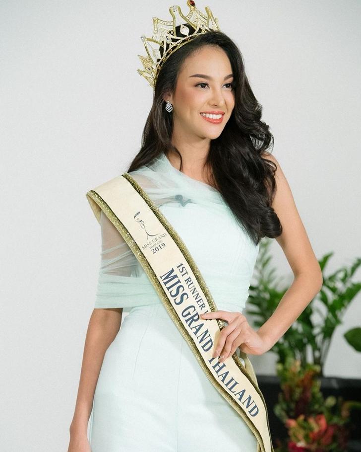 พลอย พีรชาดา