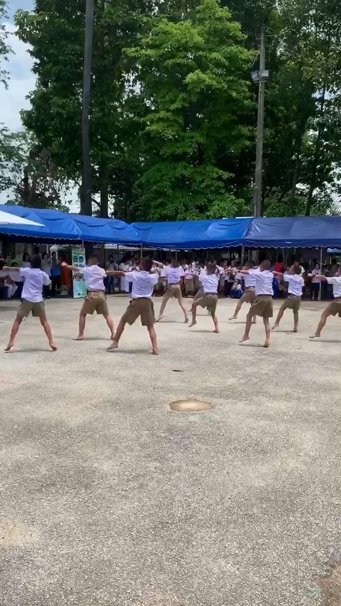 "คีตะมวยไทย" นักเรียนวัดเสาหิน