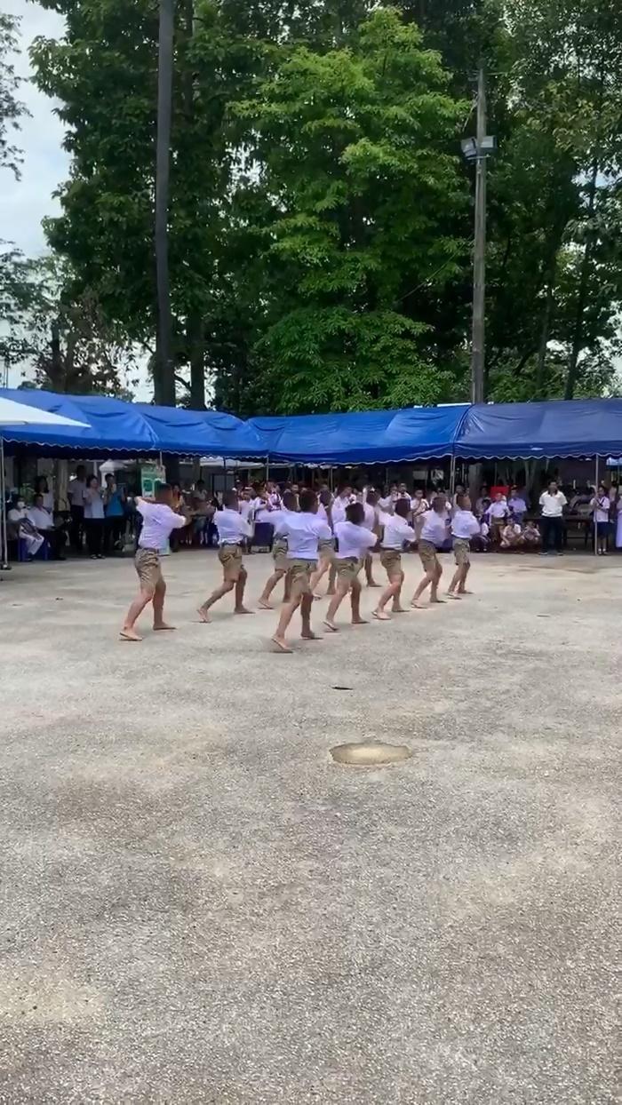 "คีตะมวยไทย" นักเรียนวัดเสาหิน