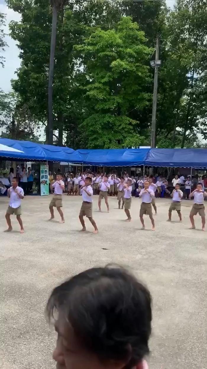 "คีตะมวยไทย" นักเรียนวัดเสาหิน