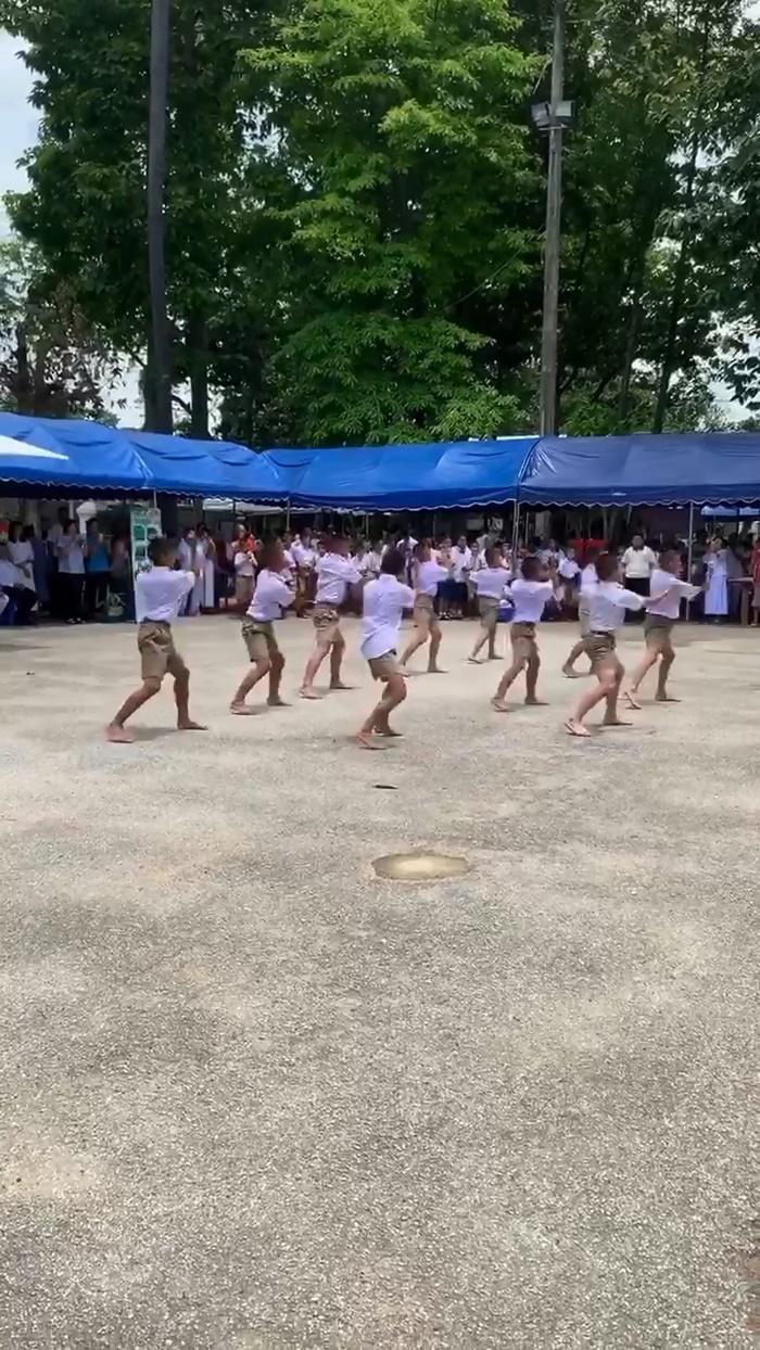 "คีตะมวยไทย" นักเรียนวัดเสาหิน