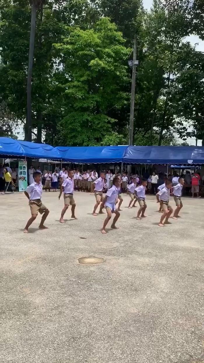 "คีตะมวยไทย" นักเรียนวัดเสาหิน