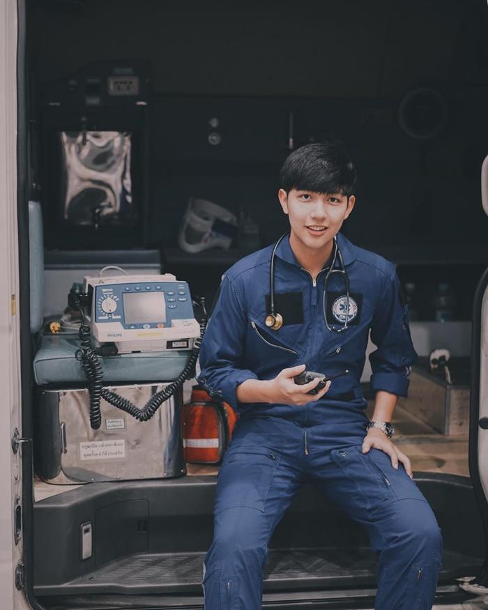 โบ๊ต ธนพนธ์