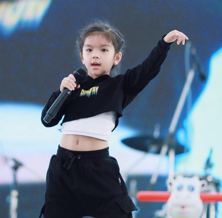 มะลิ พาขวัญ