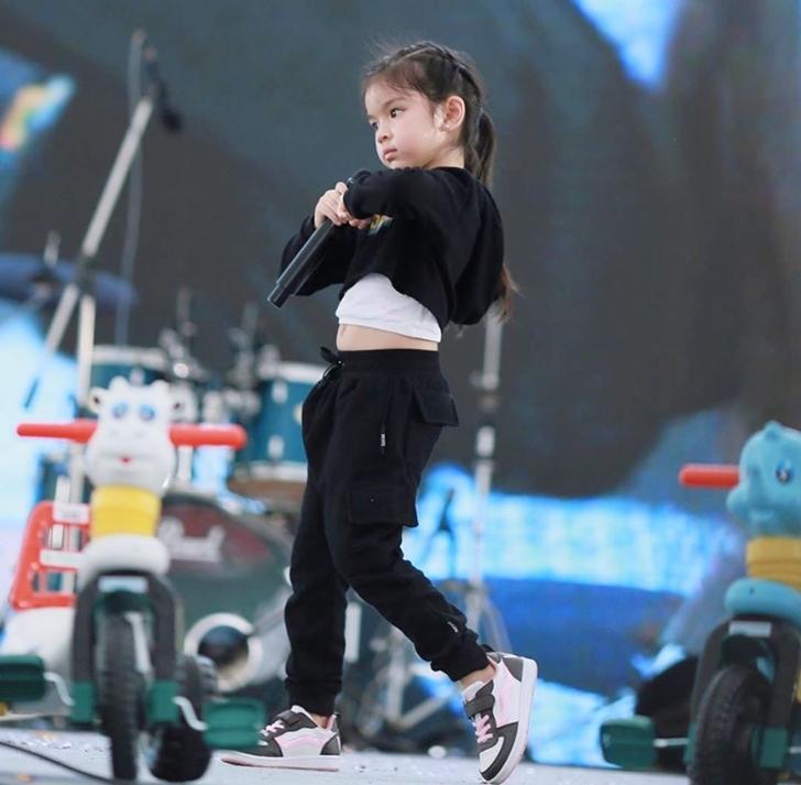 มะลิ พาขวัญ