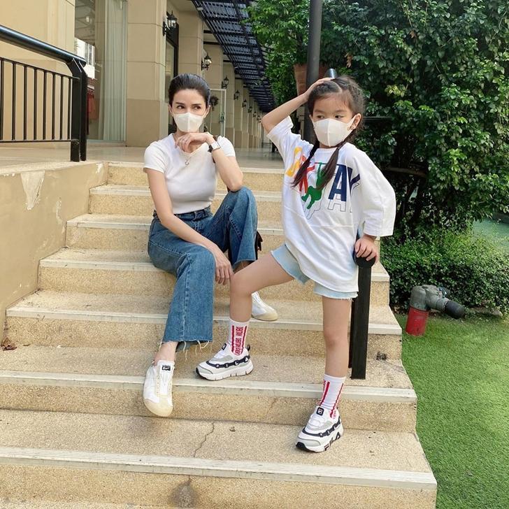 มะลิ พาขวัญ