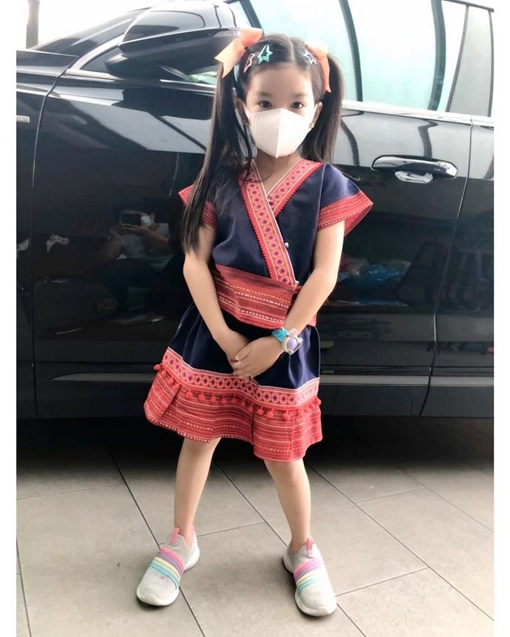 มะลิ พาขวัญ