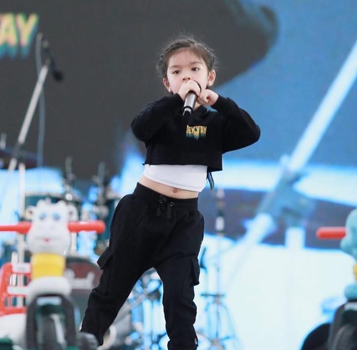 มะลิ พาขวัญ