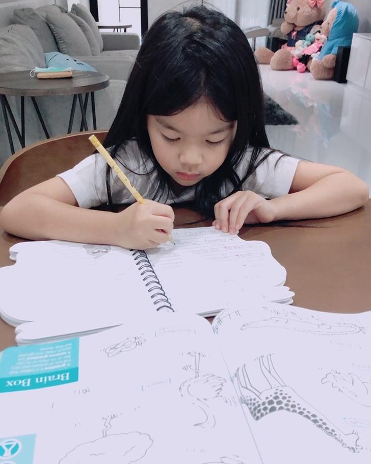 มะลิ พาขวัญ