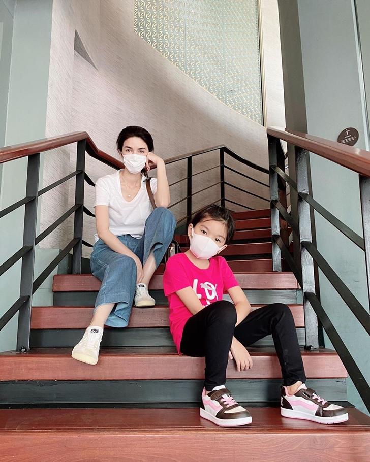 มะลิ พาขวัญ