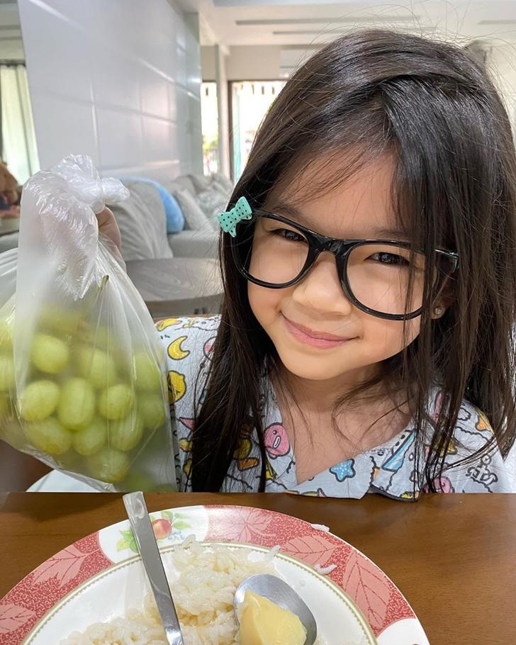 มะลิ พาขวัญ