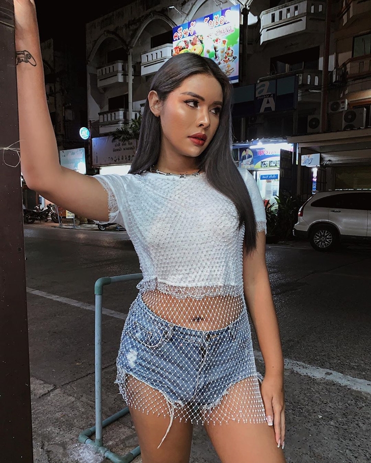 มิกซ์ เฉลิมศรี