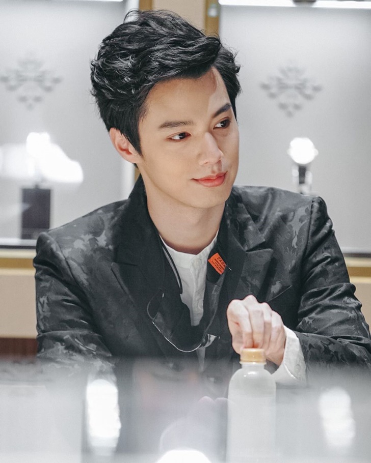 จ๊อบ ธัชพล