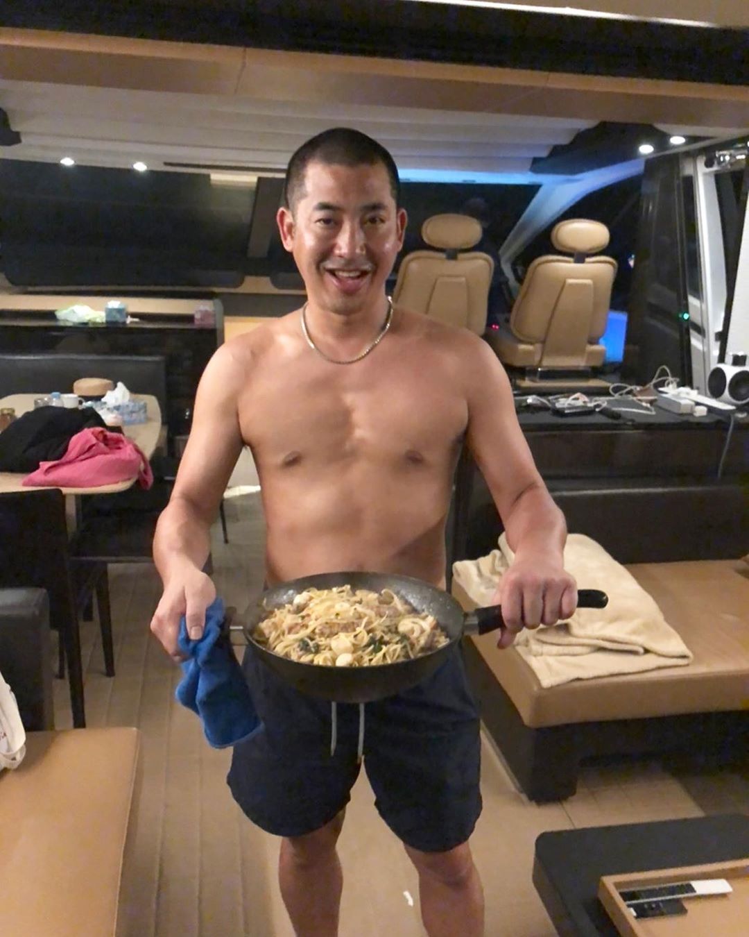 ปลาวาฬ วรสิทธิ์