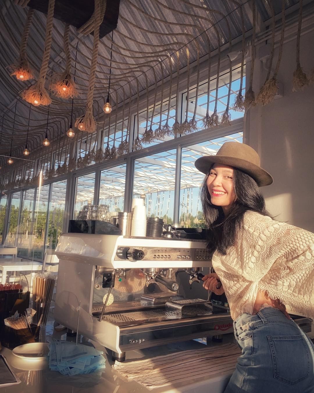 จอย ศิริลักษณ์