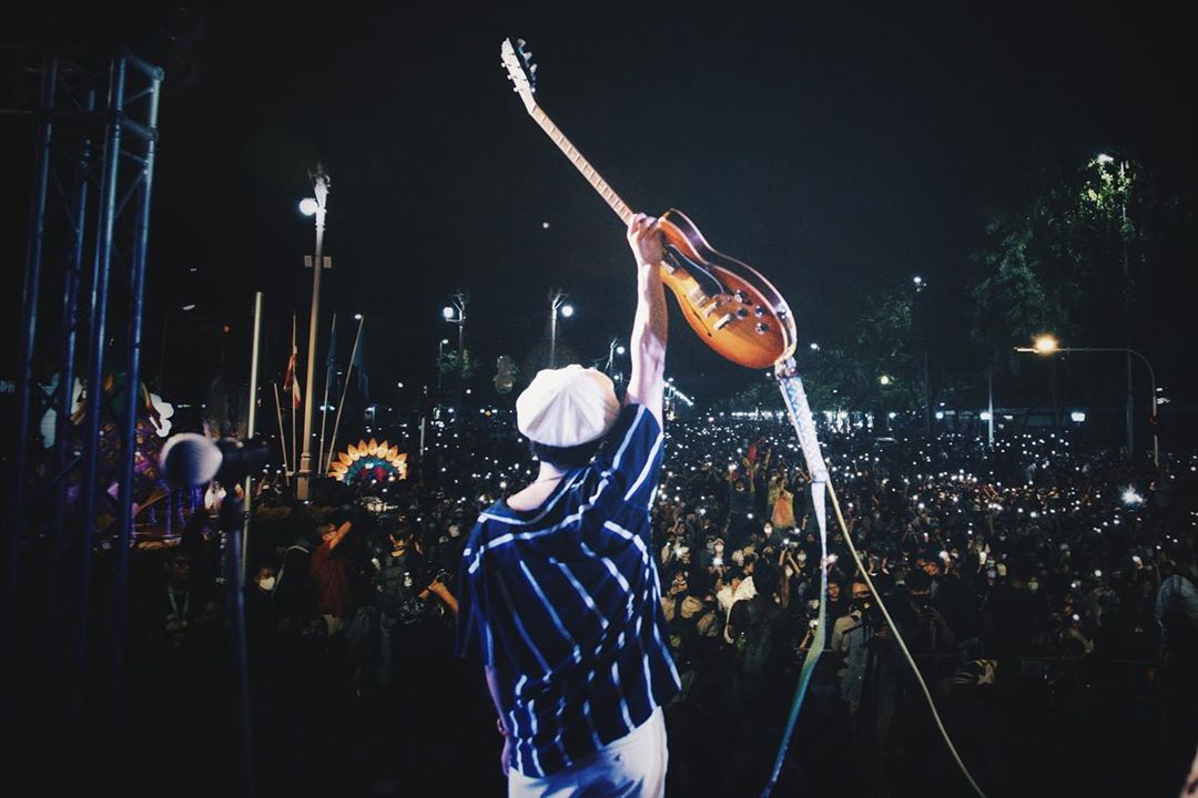 แอมมี่ เดอะบอตทอมบลูส์