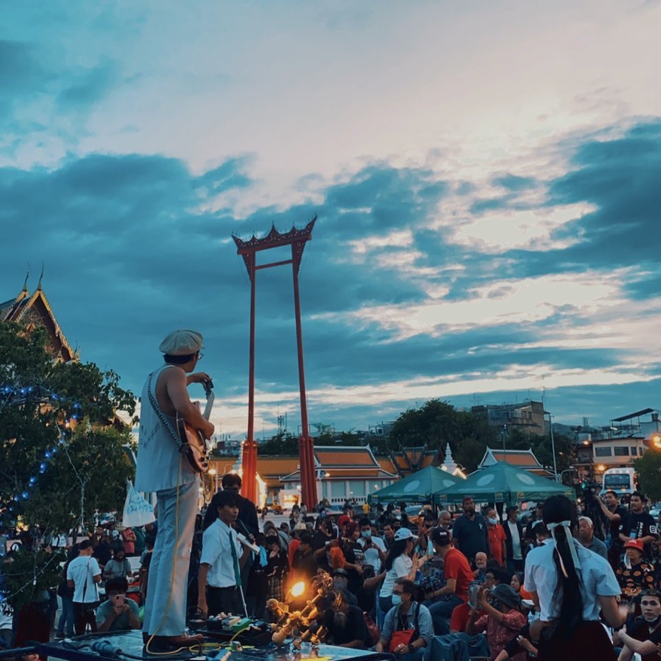 แอมมี่ เดอะบอตทอมบลูส์