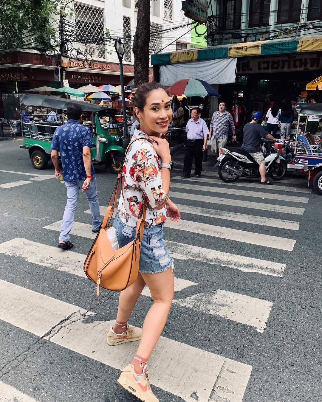 ทราย เจริญปุระ