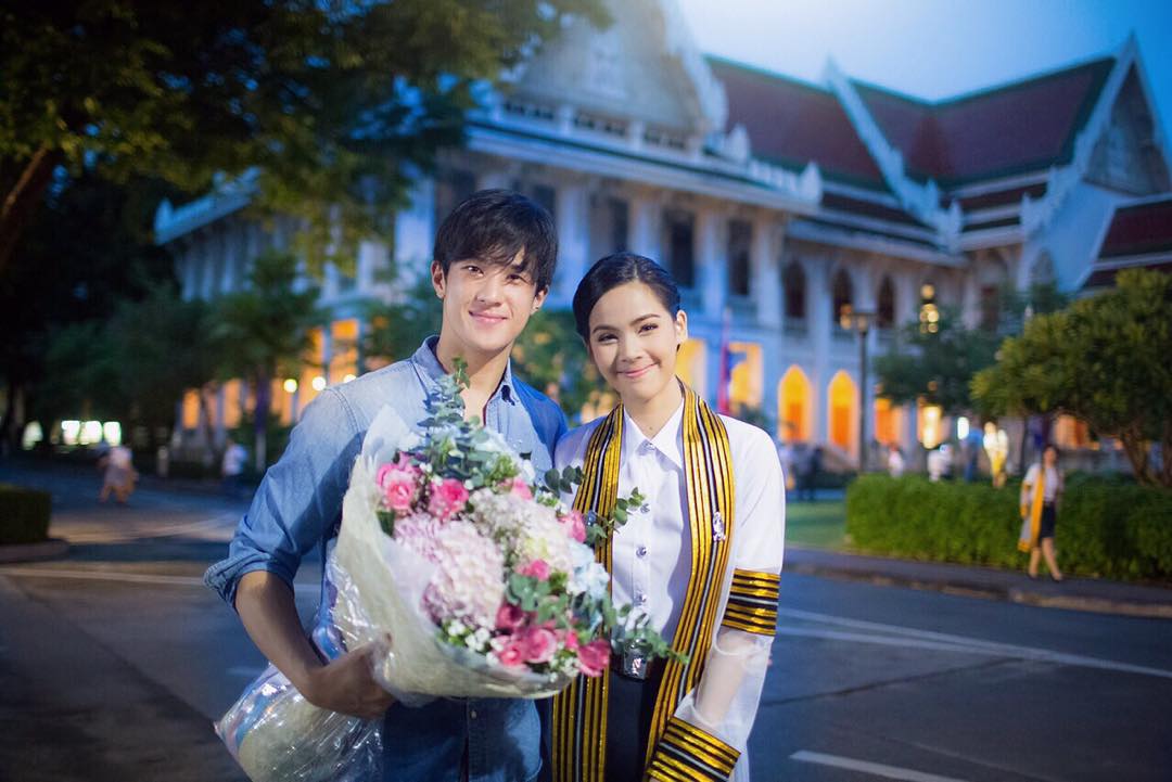 วันรับปริญญา ณเดชน์-ญาญ่า