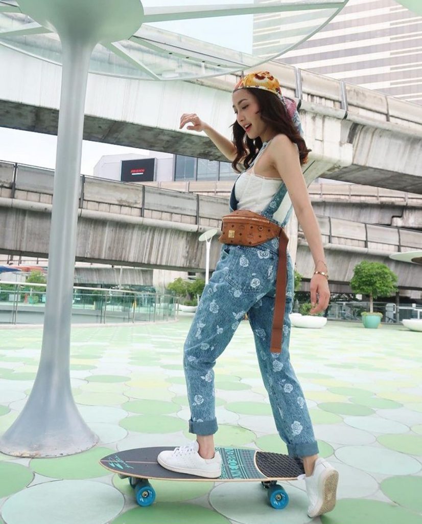 ดาราเล่นเซิร์ฟสเก็ต
