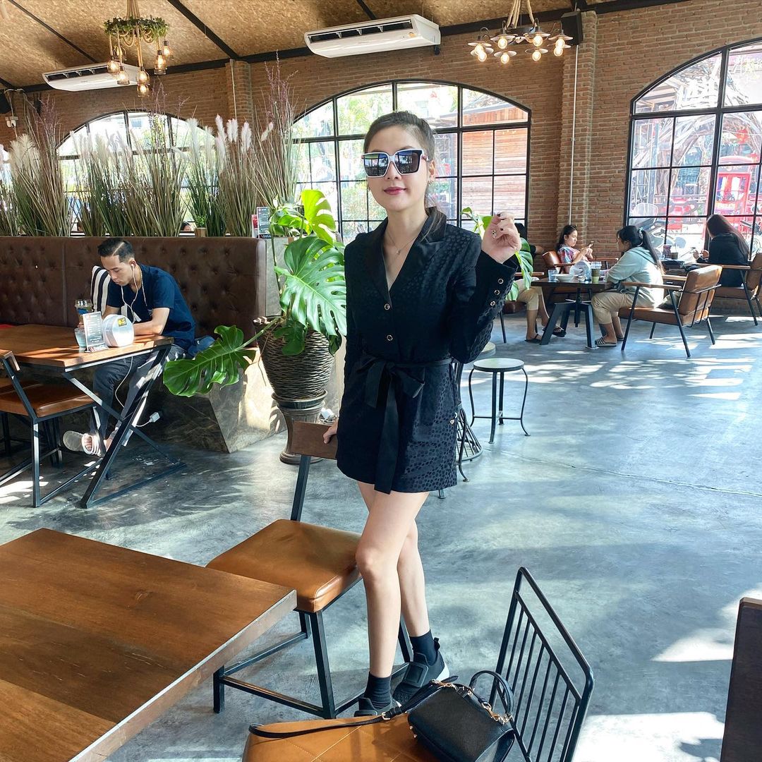 อั้ม นันทิยา