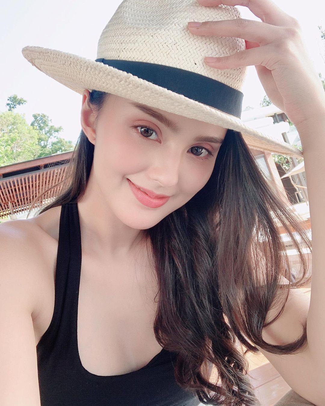 นาย ชนุชตรา